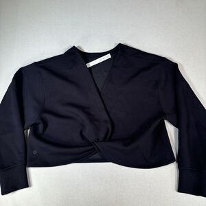 LULULEMON Twist Back-to-Front Pullover Black Sweatshirt Athleisure Crop Sz 6